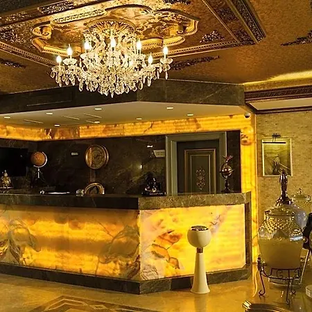 Five Diamonds מלון 5*